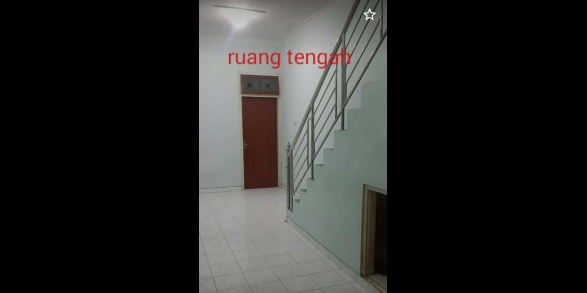 Rumah 1½ lantai Dukuh Pakis Surabaya Selatan Rumah 1½ lantai Dukuh Pakis Surabaya Selatan