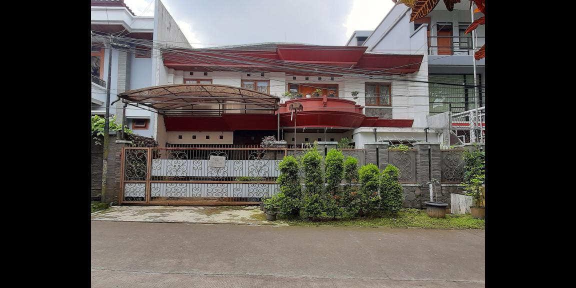 RUMAH DUA LANTAI DAGO ASRI BANDUNG RUMAH DUA LANTAI DAGO ASRI BANDUNG