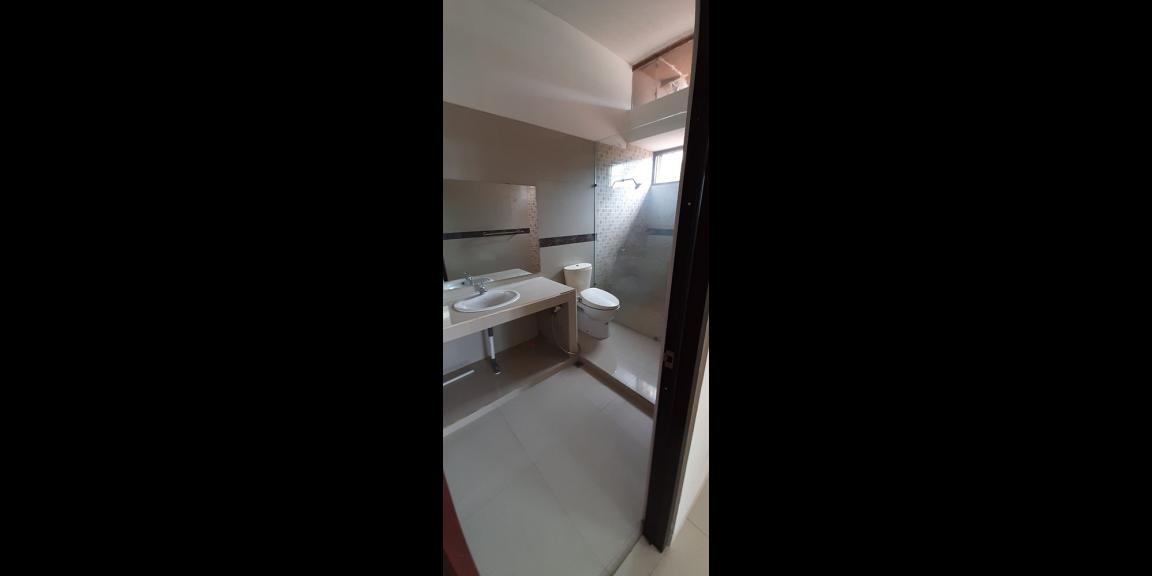 DIJUAL RUMAH TIGA LANTAI DI BANDUNG DIJUAL RUMAH TIGA LANTAI DI BANDUNG