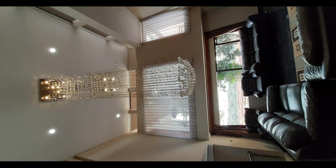 DIJUAL RUMAH TIGA LANTAI DI BANDUNG DIJUAL RUMAH TIGA LANTAI DI BANDUNG