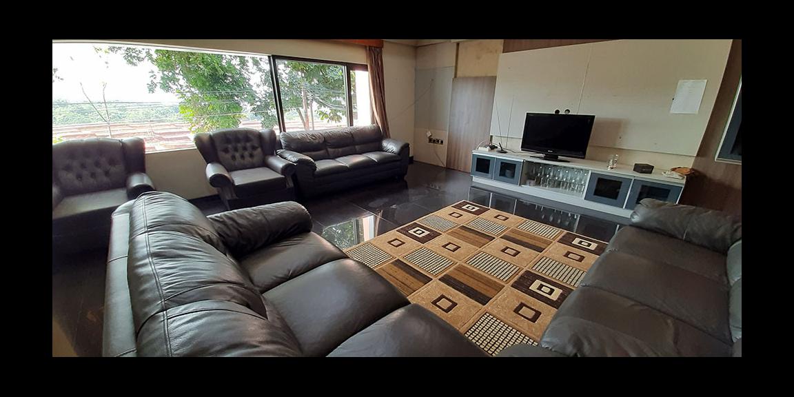 DIJUAL RUMAH TIGA LANTAI DI BANDUNG DIJUAL RUMAH TIGA LANTAI DI BANDUNG