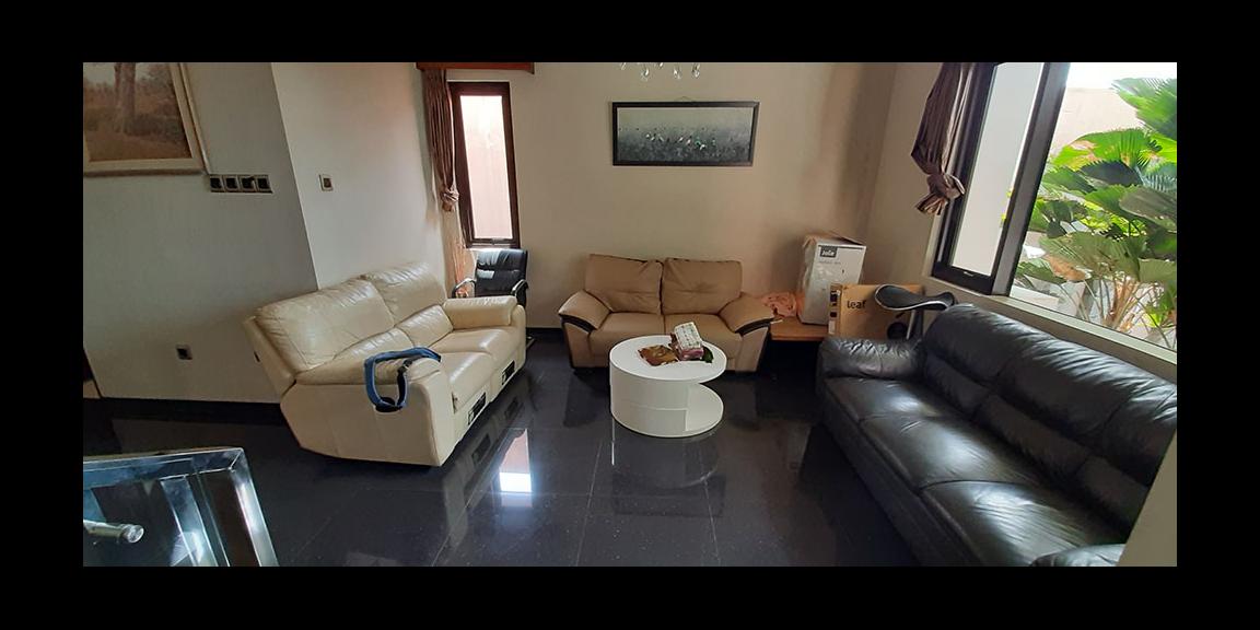 DIJUAL RUMAH TIGA LANTAI DI BANDUNG DIJUAL RUMAH TIGA LANTAI DI BANDUNG