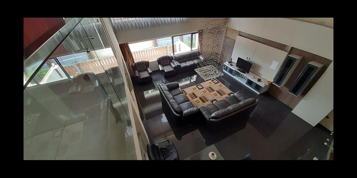 DIJUAL RUMAH TIGA LANTAI DI BANDUNG DIJUAL RUMAH TIGA LANTAI DI BANDUNG