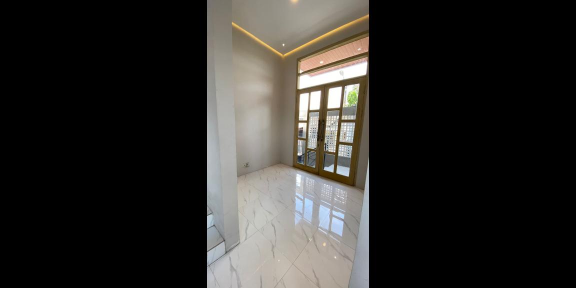 Rumah Baru Hook Minimalis Ada Kolam Renang di Juanda Sidoarjo Rumah Baru Hook Minimalis Ada Kolam Renang di Juanda Sidoarjo