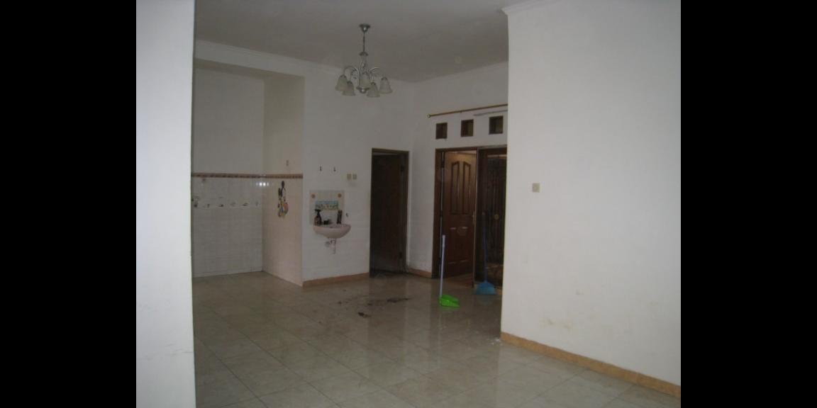 Disewakan Rumah Siap Huni 2 Kamar di Babatan Pratama, Wiyung, Surabaya Disewakan Rumah Siap Huni 2 Kamar di Babatan Pratama, Wiyung, Surabaya