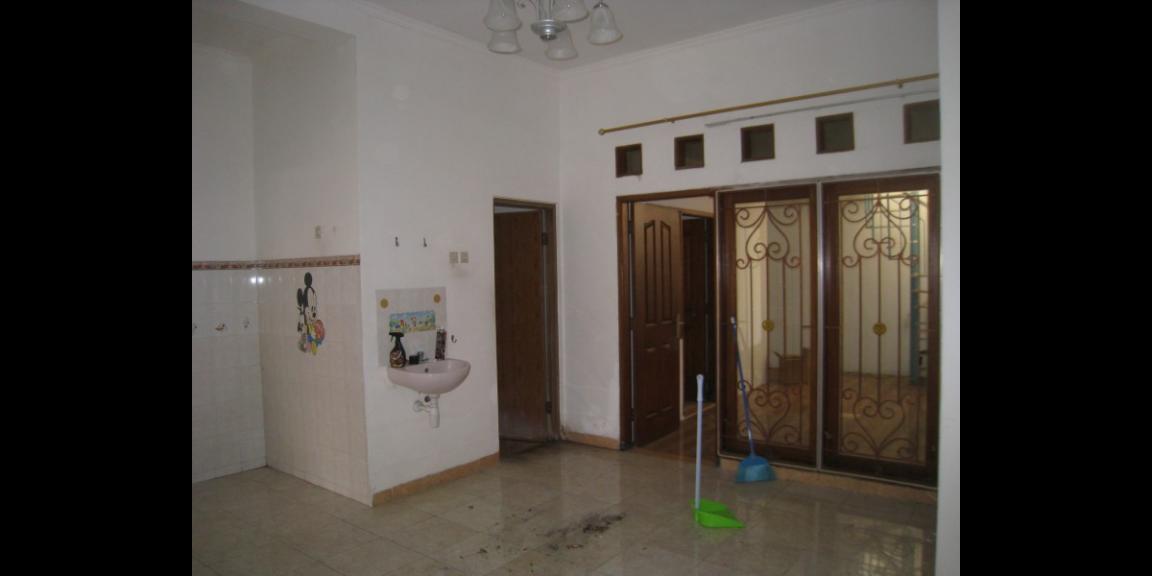 Disewakan Rumah Siap Huni 2 Kamar di Babatan Pratama, Wiyung, Surabaya Disewakan Rumah Siap Huni 2 Kamar di Babatan Pratama, Wiyung, Surabaya