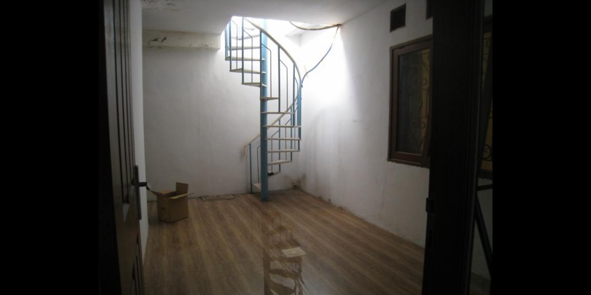 Disewakan Rumah Siap Huni 2 Kamar di Babatan Pratama, Wiyung, Surabaya Disewakan Rumah Siap Huni 2 Kamar di Babatan Pratama, Wiyung, Surabaya