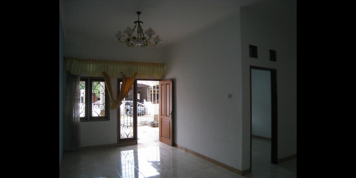 Disewakan Rumah Siap Huni 2 Kamar di Babatan Pratama, Wiyung, Surabaya Disewakan Rumah Siap Huni 2 Kamar di Babatan Pratama, Wiyung, Surabaya