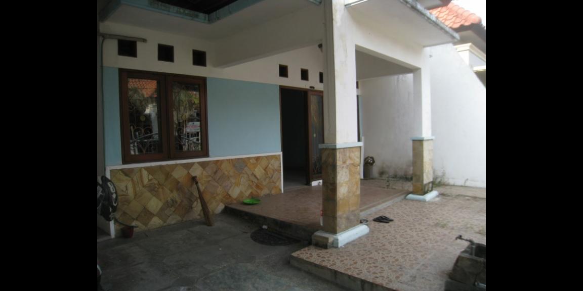 Disewakan Rumah Siap Huni 2 Kamar di Babatan Pratama, Wiyung, Surabaya Disewakan Rumah Siap Huni 2 Kamar di Babatan Pratama, Wiyung, Surabaya