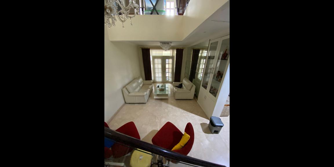 Rumah Hook Istimewa Semi Furnished di babatan pratama Wiyung Surabaya Barat Rumah Hook Istimewa Semi Furnished di babatan pratama Wiyung Surabaya Barat