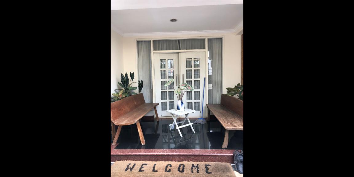 Rumah HOOK di babatan pratama Wiyung Istimewa Luxury Semi Furnished Siap Huni Rumah HOOK di babatan pratama Wiyung Istimewa Luxury Semi Furnished Siap Huni