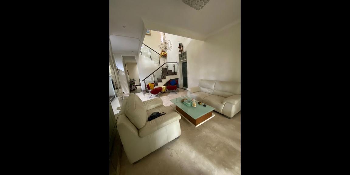 Rumah Hook Istimewa Semi Furnished di babatan pratama Wiyung Surabaya Barat Rumah Hook Istimewa Semi Furnished di babatan pratama Wiyung Surabaya Barat