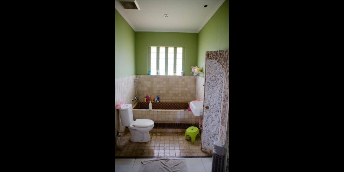 Bangunan Komersial dan Rumah Tinggal Bangunan Komersial dan Rumah Tinggal