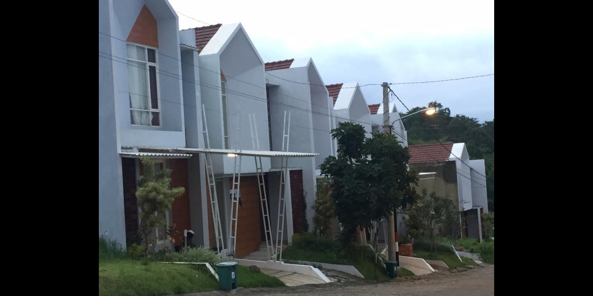 RUMAH DIJUAL: Over Kredit/ Cash di Bridgetown Tidar  - Malang RUMAH DIJUAL: Over Kredit/ Cash di Bridgetown Tidar  - Malang