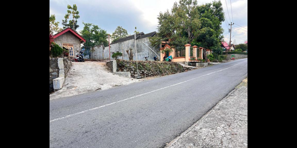 Tanah 454m² Strategis Buka Usaha Karanganyar Tanah 454m² Strategis Buka Usaha Karanganyar