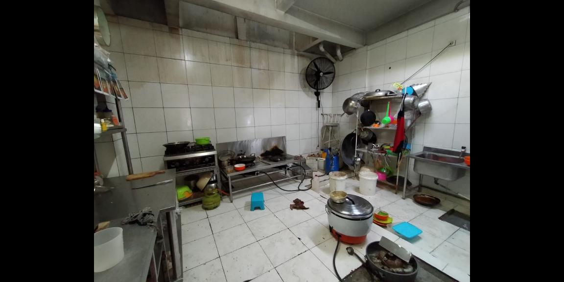 Jual cepat harga murah satu unit Ruko 3 lantai Tomang Utara Jual cepat harga murah satu unit Ruko 3 lantai Tomang Utara