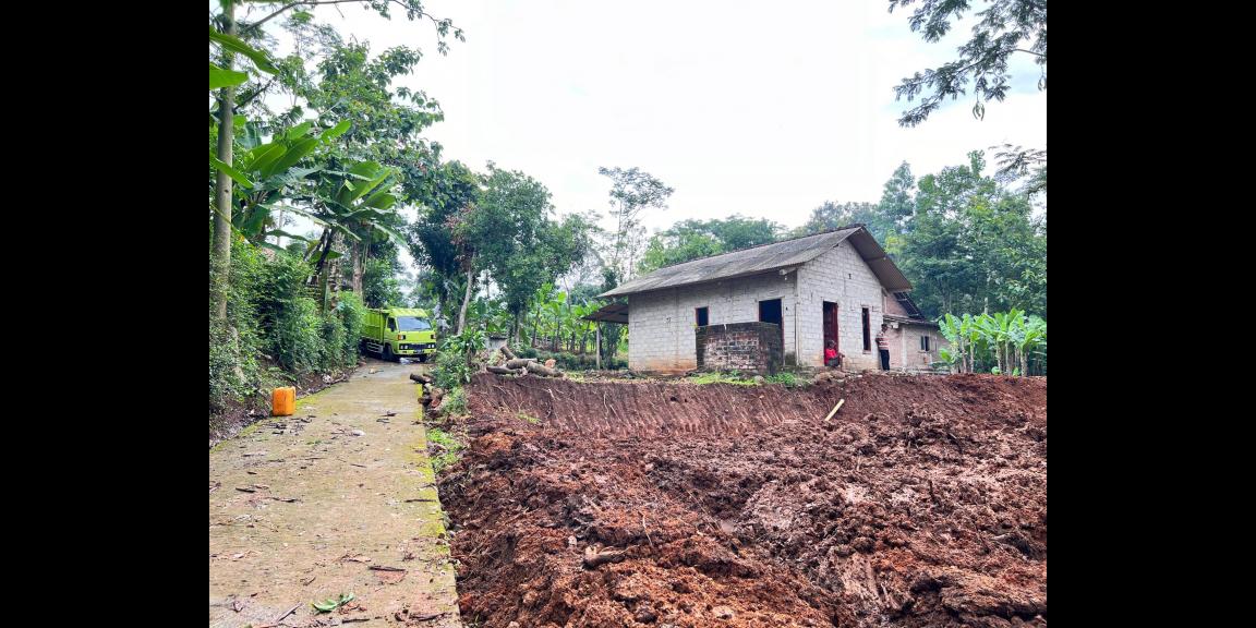 Tanah Murah 2216m² 450 Juta Bonus Bangunan Karanganyar Tanah Murah 2216m² 450 Juta Bonus Bangunan Karanganyar