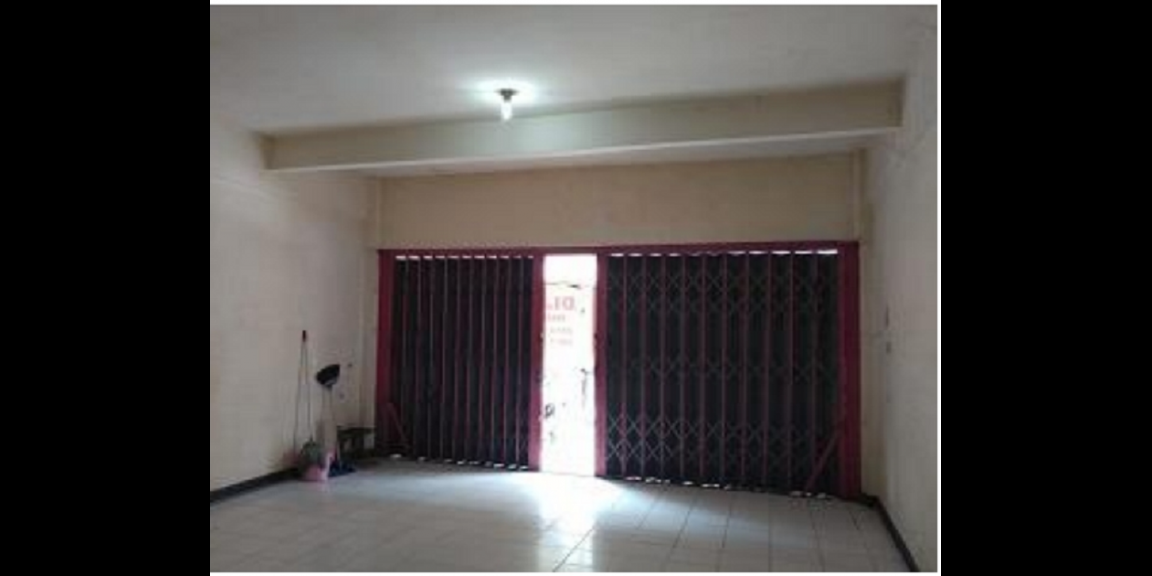 Dijual Ruko 3 lantai di komplek RUKO Surabaya Utara Dijual Ruko 3 lantai di komplek RUKO Surabaya Utara