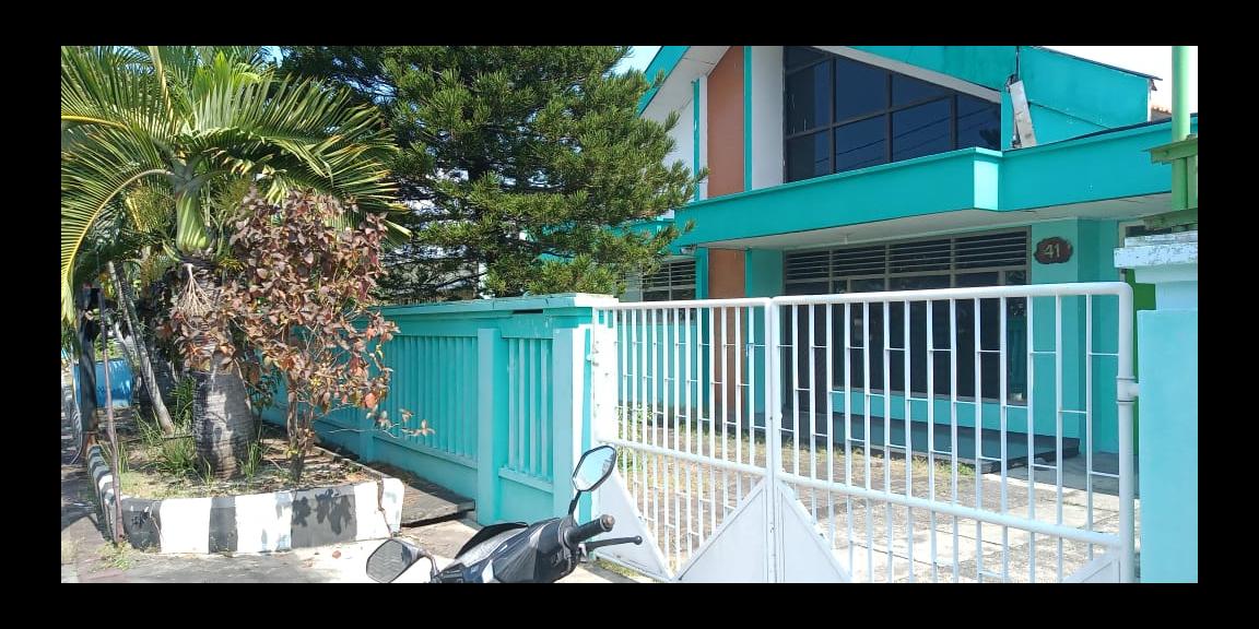 Rumah Strategis Super Luas Siap Huni Lokasi Gayungsari Surabaya Selatan Rumah Strategis Super Luas Siap Huni Lokasi Gayungsari Surabaya Selatan