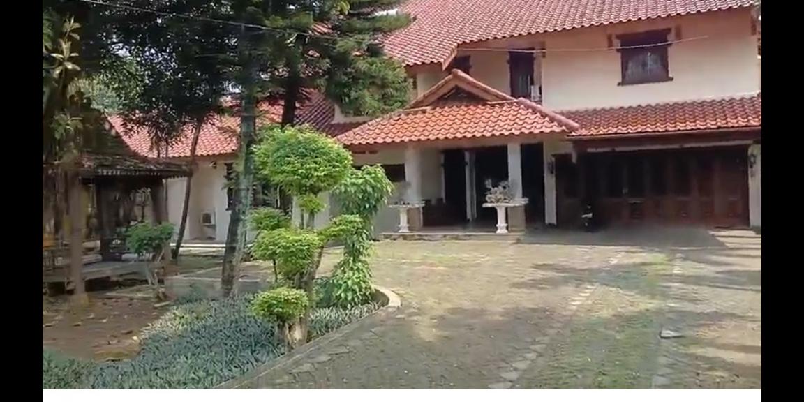 Rumah Mewah Klasik 1460mtr nego sampai deal Rumah Mewah Klasik 1460mtr nego sampai deal