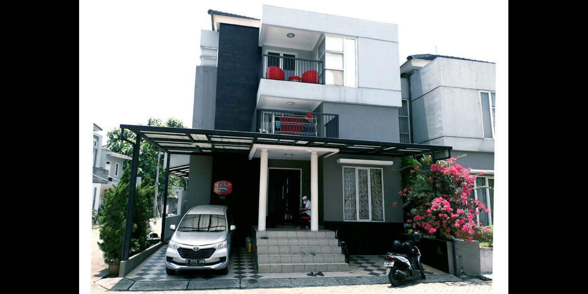 Dijual Rumah 3 Lantai Minimalis Villa Mutiara Cibubur Dijual Rumah 3 Lantai Minimalis Villa Mutiara Cibubur