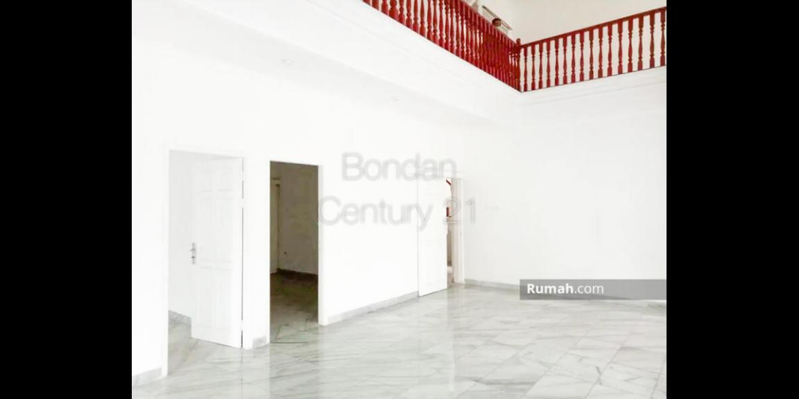 Disewakan / dikontrakkan rumah 2 lantai di lokasi sangat strategis di area Tegal Parang, Mampang Prapatan, cocok untuk Kantor dengan parkiran luas. Disewakan / dikontrakkan rumah 2 lantai di lokasi sangat strategis di area Tegal Parang, Mampang Prapatan, cocok untuk Kantor dengan parkiran luas.