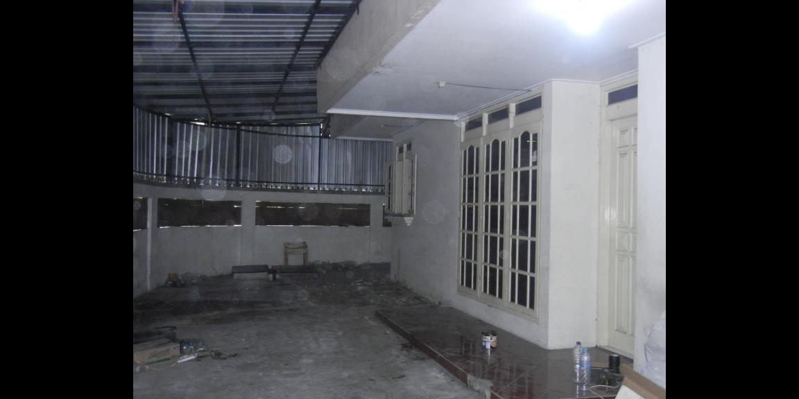 Disewakan Rumah Pakis Tirtosari Mayjend Sungkono dekat Ciputra World Disewakan Rumah Pakis Tirtosari Mayjend Sungkono dekat Ciputra World