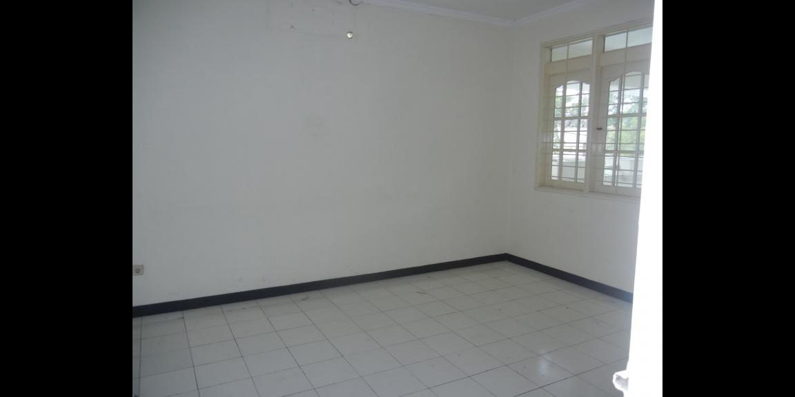 Disewakan Rumah Pakis Tirtosari Mayjend Sungkono dekat Ciputra World Disewakan Rumah Pakis Tirtosari Mayjend Sungkono dekat Ciputra World