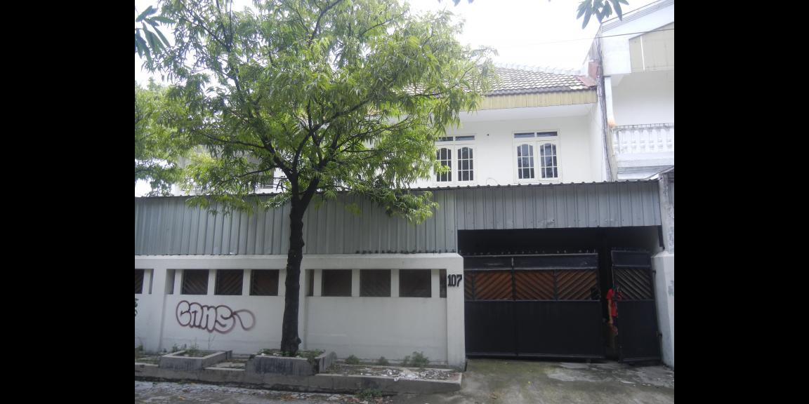 Disewakan Rumah Pakis Tirtosari Mayjend Sungkono dekat Ciputra World Disewakan Rumah Pakis Tirtosari Mayjend Sungkono dekat Ciputra World