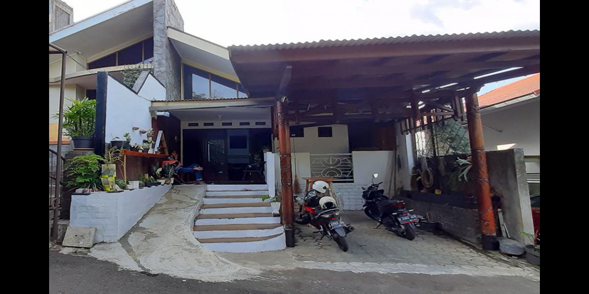 DIJUAL RUMAH GAYA AMERIKA CANTIK DAN TERAWAT DI SETRADUTA - BANDUNG DIJUAL RUMAH GAYA AMERIKA CANTIK DAN TERAWAT DI SETRADUTA - BANDUNG