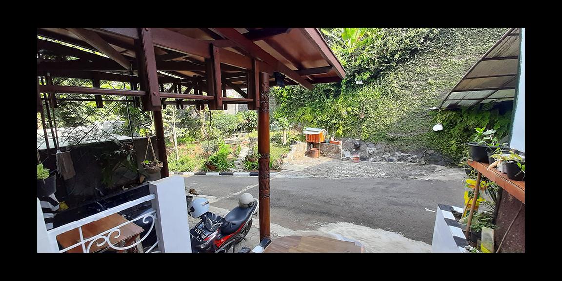 DIJUAL RUMAH GAYA AMERIKA CANTIK DAN TERAWAT DI SETRADUTA - BANDUNG DIJUAL RUMAH GAYA AMERIKA CANTIK DAN TERAWAT DI SETRADUTA - BANDUNG