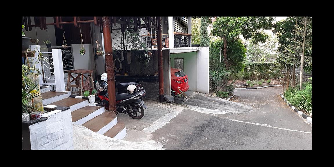 DIJUAL RUMAH GAYA AMERIKA CANTIK DAN TERAWAT DI SETRADUTA - BANDUNG DIJUAL RUMAH GAYA AMERIKA CANTIK DAN TERAWAT DI SETRADUTA - BANDUNG