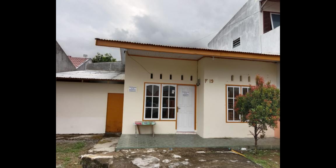 rumah halaman parkir mobil luas dan jalan lebar rumah halaman parkir mobil luas dan jalan lebar