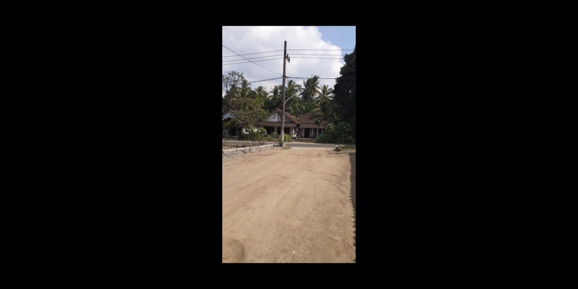 Akses sub-jalan samping kavling Akses sub-jalan samping kavling