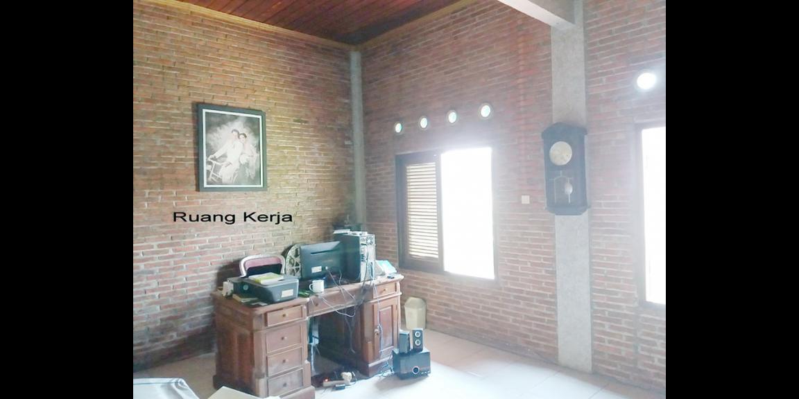Rumah Unik di Jangli Permai, Semarang, Jawa Tengah Rumah Unik di Jangli Permai, Semarang, Jawa Tengah