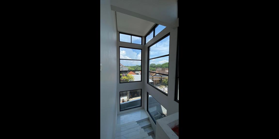 Rumah Baru Hook Minimalis Ada Kolam Renang di Juanda Sidoarjo Rumah Baru Hook Minimalis Ada Kolam Renang di Juanda Sidoarjo