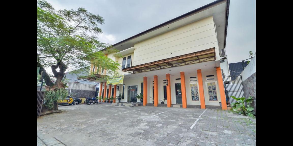 HOTEL CANTIK DUA LANTAI DI KOTA BANDUNG HOTEL CANTIK DUA LANTAI DI KOTA BANDUNG