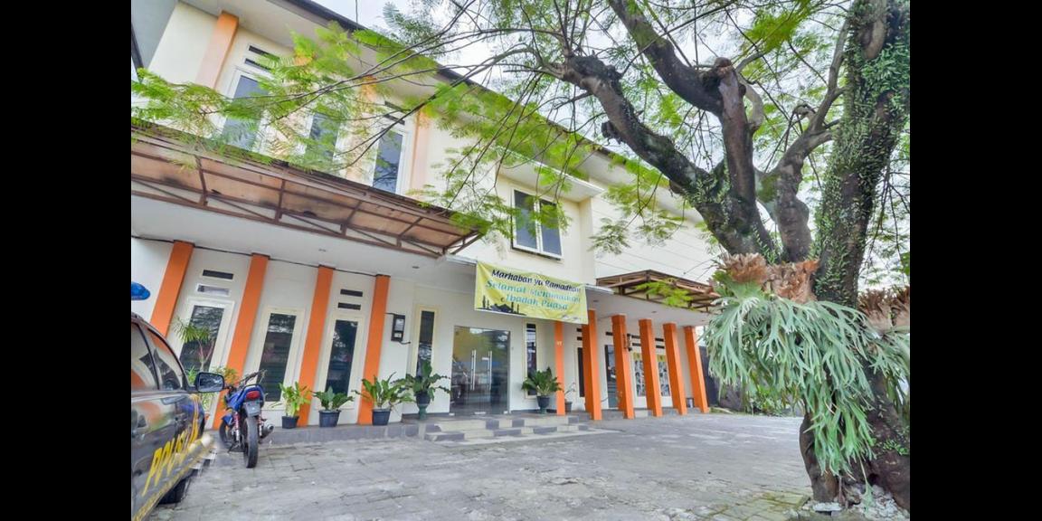 HOTEL CANTIK DUA LANTAI DI KOTA BANDUNG HOTEL CANTIK DUA LANTAI DI KOTA BANDUNG