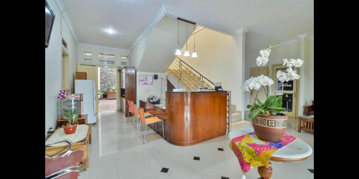 HOTEL CANTIK DUA LANTAI DI KOTA BANDUNG HOTEL CANTIK DUA LANTAI DI KOTA BANDUNG