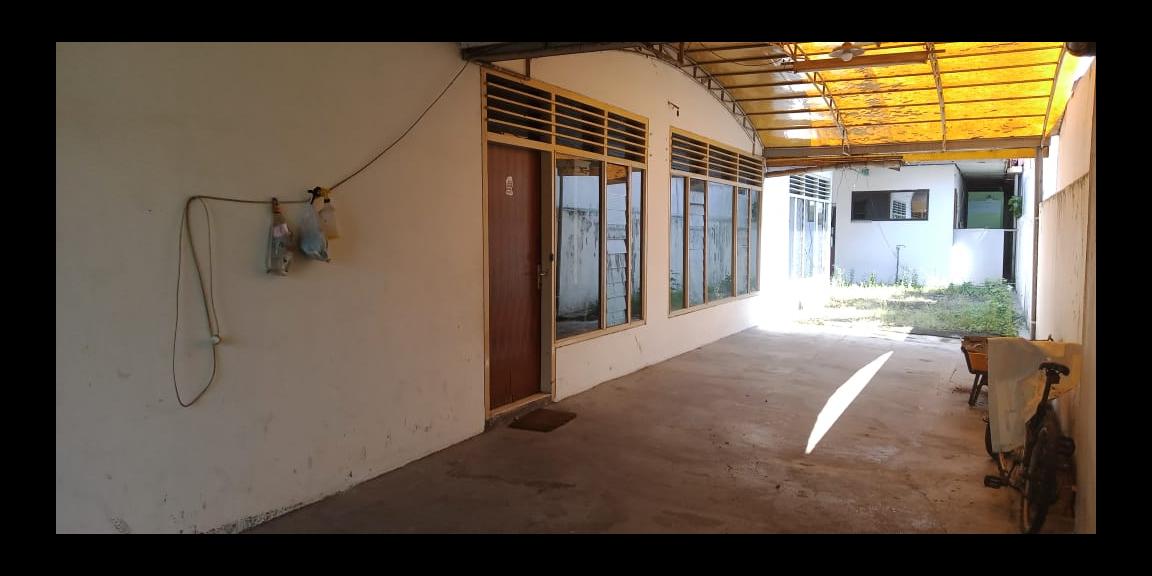 Rumah Strategis Super Luas Siap Huni Lokasi Gayungsari Surabaya Selatan Rumah Strategis Super Luas Siap Huni Lokasi Gayungsari Surabaya Selatan