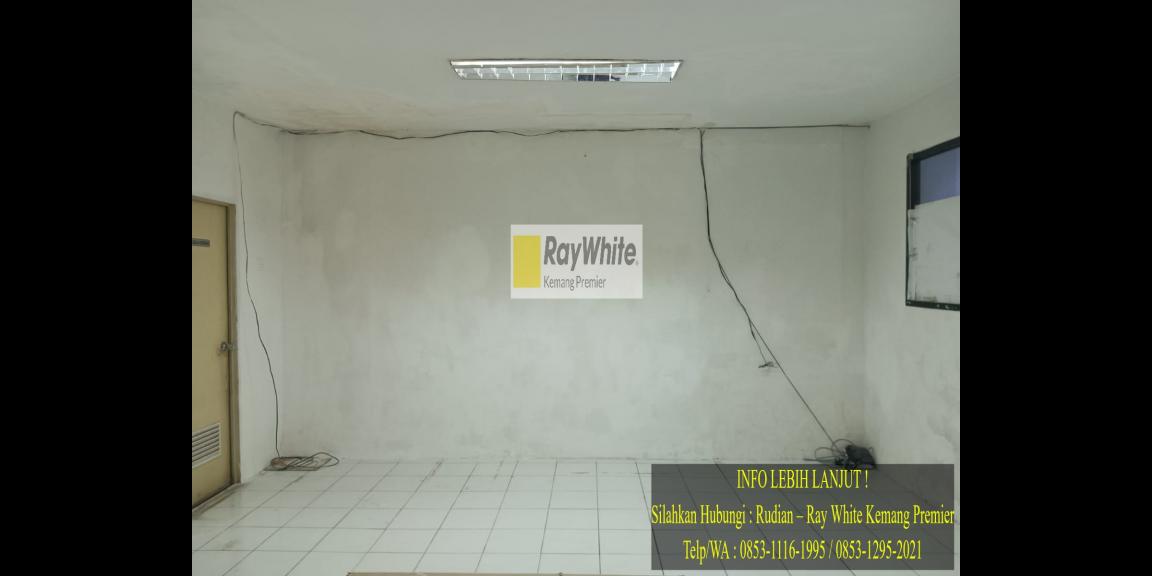 Office Space dekat Akses Jalan Tol di Tebet Office Space dekat Akses Jalan Tol di Tebet