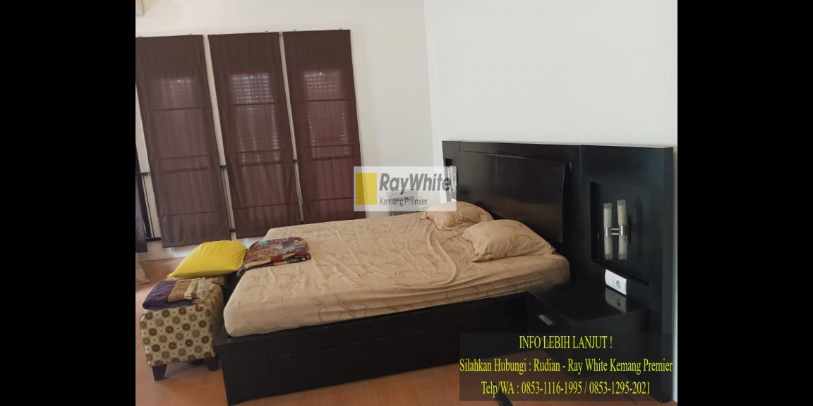 Rumah Cantik di Kota Jakarta Selatan Kawasan Menteng Dalam Rumah Cantik di Kota Jakarta Selatan Kawasan Menteng Dalam