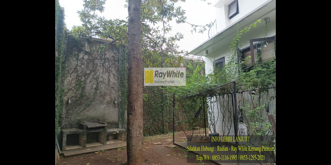 Rumah Cantik di Kota Jakarta Selatan Kawasan Menteng Dalam Rumah Cantik di Kota Jakarta Selatan Kawasan Menteng Dalam
