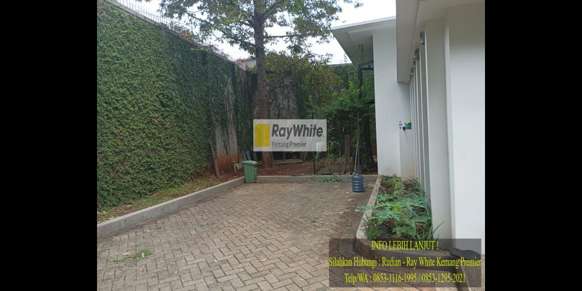 Rumah Cantik di Kota Jakarta Selatan Kawasan Menteng Dalam Rumah Cantik di Kota Jakarta Selatan Kawasan Menteng Dalam