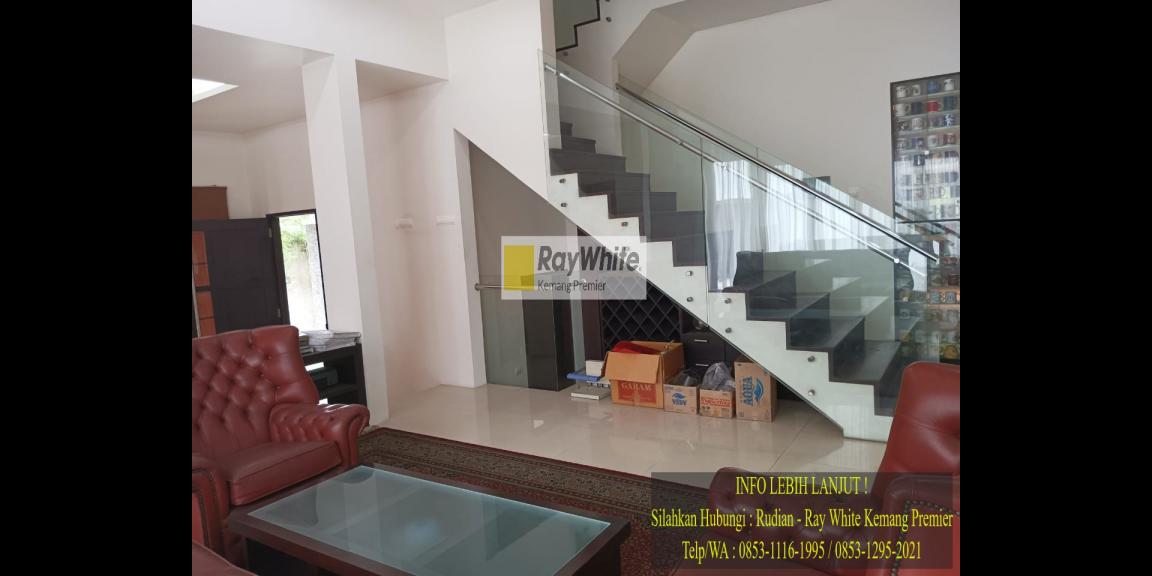 Rumah Cantik di Kota Jakarta Selatan Kawasan Menteng Dalam Rumah Cantik di Kota Jakarta Selatan Kawasan Menteng Dalam