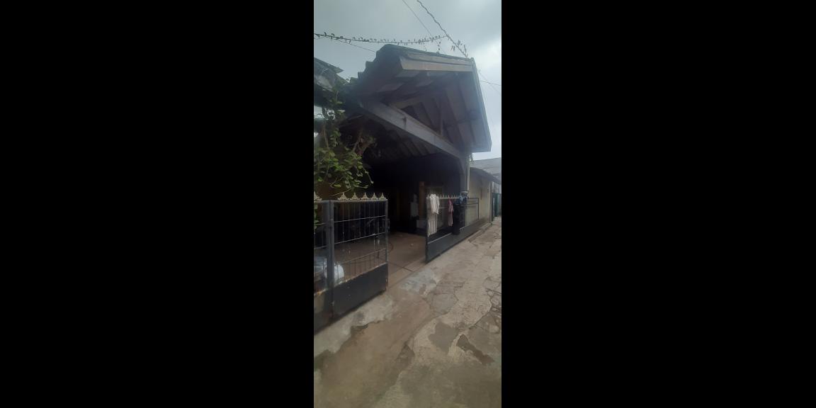 RUMAH DENGAN KONTRAKAN 7 KAMAR DI ANTAPANI KOTA BANDUNG RUMAH DENGAN KONTRAKAN 7 KAMAR DI ANTAPANI KOTA BANDUNG