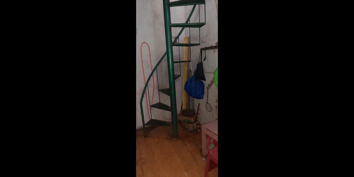 RUMAH DENGAN KONTRAKAN 7 KAMAR DI ANTAPANI KOTA BANDUNG RUMAH DENGAN KONTRAKAN 7 KAMAR DI ANTAPANI KOTA BANDUNG