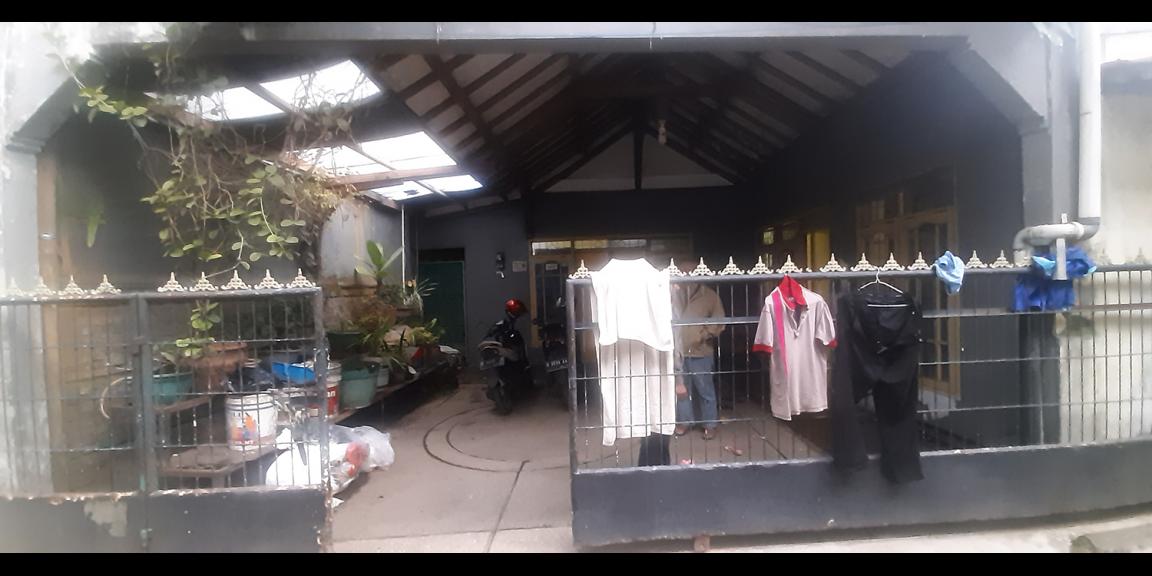 RUMAH DENGAN KONTRAKAN 7 KAMAR DI ANTAPANI KOTA BANDUNG RUMAH DENGAN KONTRAKAN 7 KAMAR DI ANTAPANI KOTA BANDUNG