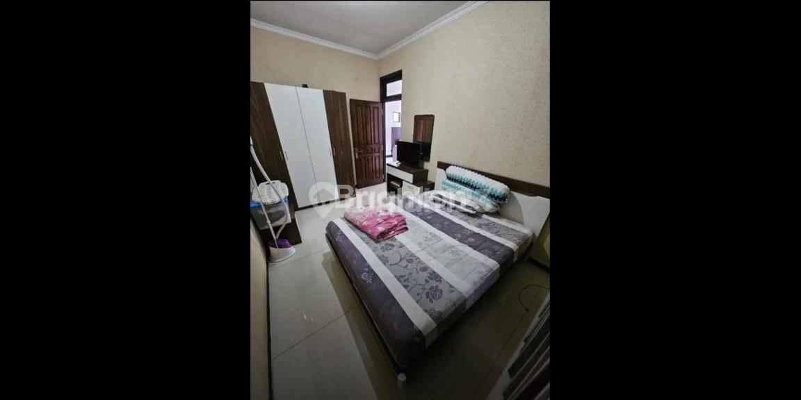 Disewakan Rumah Hook Bagus di Graha Famili, Surabaya Disewakan Rumah Hook Bagus di Graha Famili, Surabaya