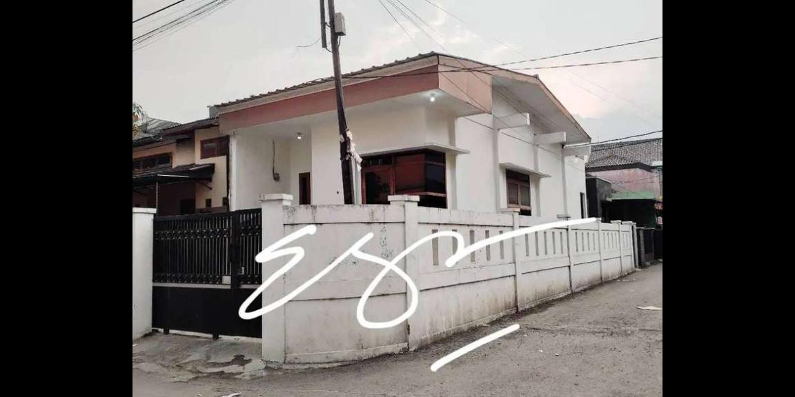 Rumah tumbuh di pusat kota bandung Rumah tumbuh di pusat kota bandung